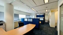 Gateway East (D7), Office #556753141